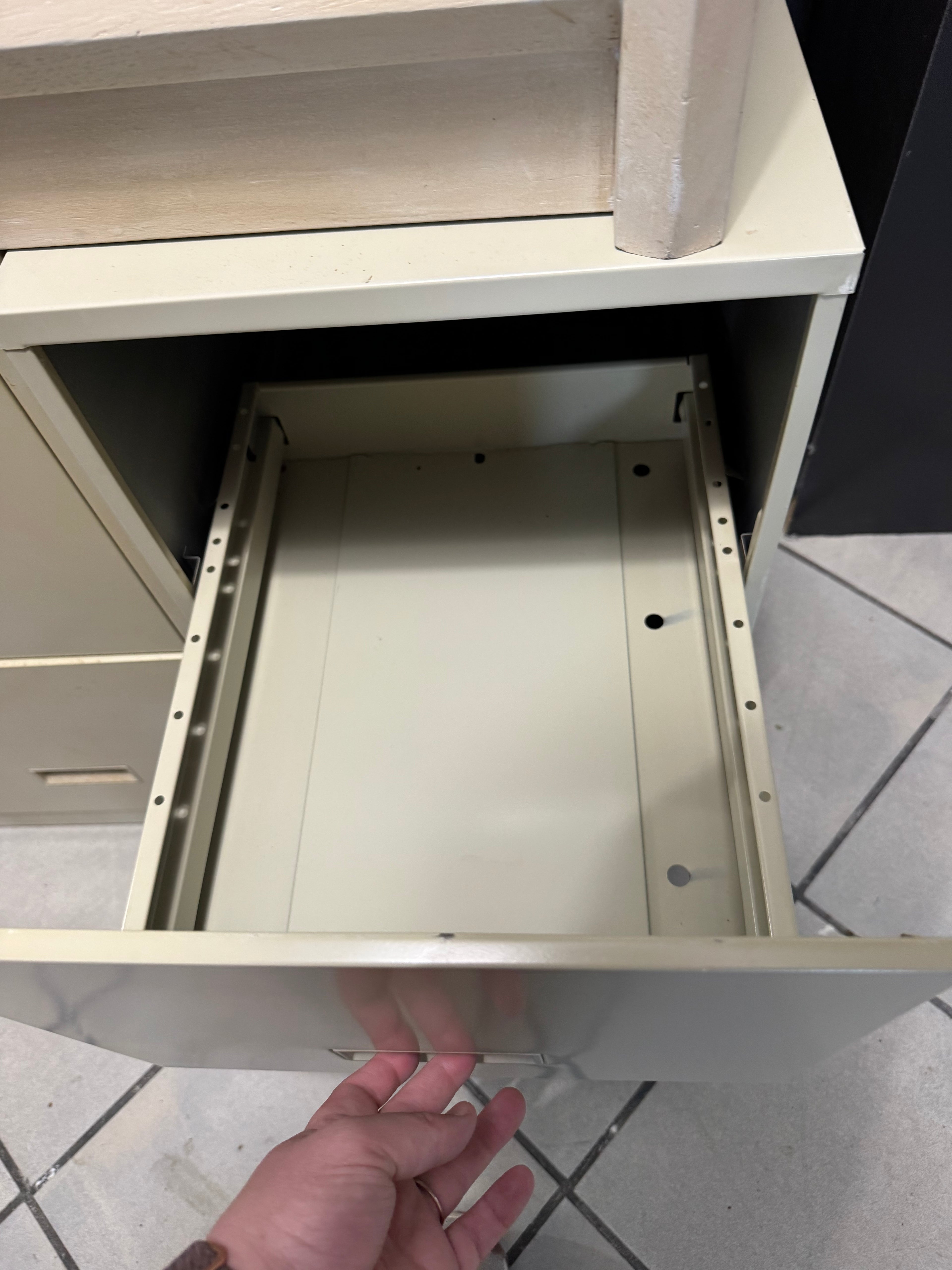 2 Filing Cabinets